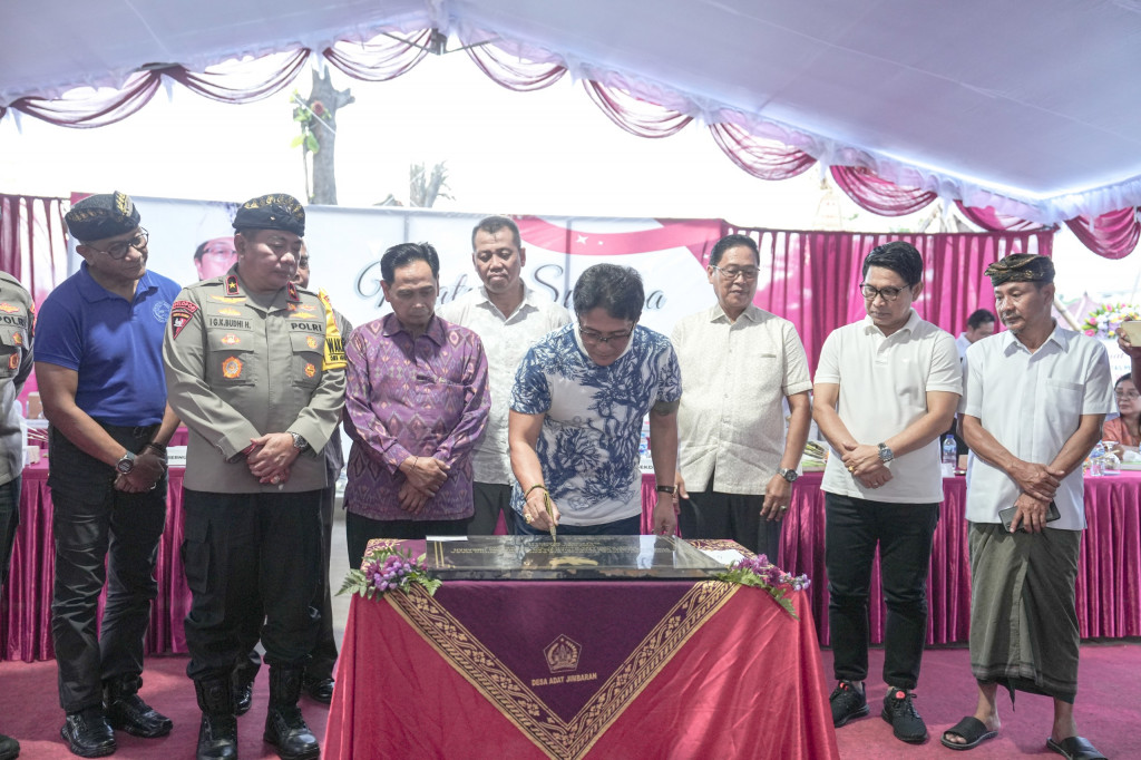 Bupati Giri Prasta Resmikan Penataan Pantai dan Pedestrian Jalan Segara Giri Jimbaran